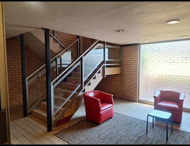 BUSINESS PROPERTY TO RENT IN LYNNWOOD